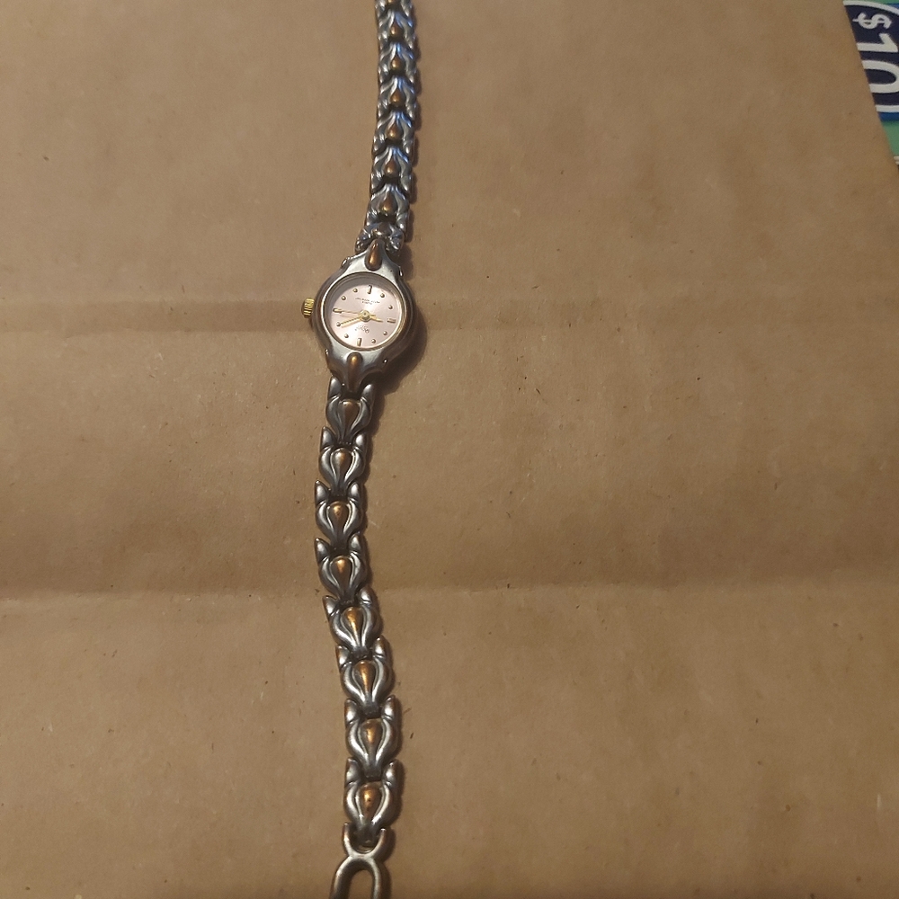 Pre-Owned Stainless Steel Acuet Woman's Wrist Watch
